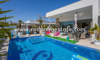 Fristående villa - Återförsäljning - Torrevieja - Torrevieja