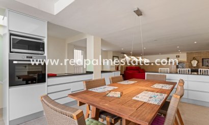 Frittliggende villa - Videresalg - Orihuela Costa - Costa Blanca