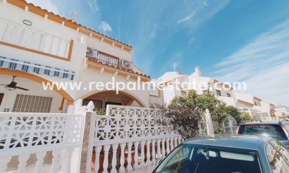 Fyrfamiljshus - Återförsäljning -
            Orihuela Costa - MR2-37549