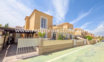 Fyrfamiljshus - Återförsäljning - Torrevieja - Los Balcones