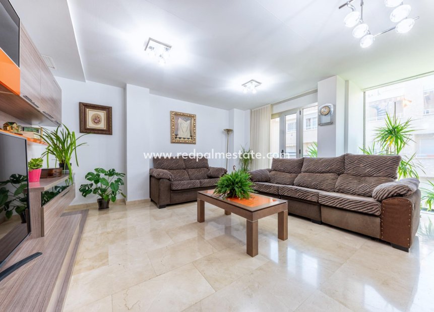 Herverkoop - Appartement -
Alicante - Benalua