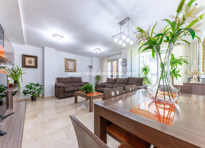 Herverkoop - Appartement -
Alicante - Benalua