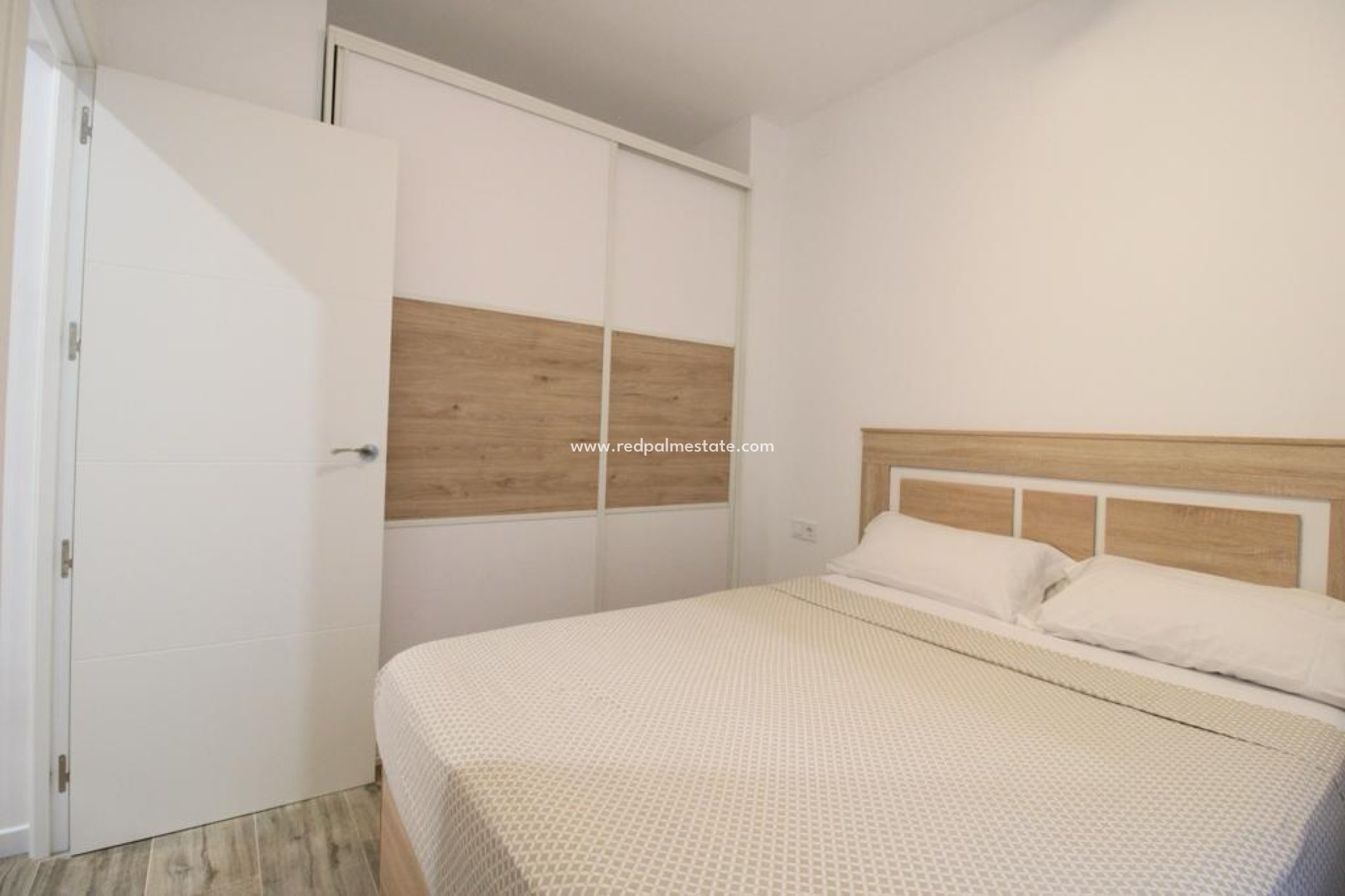 Herverkoop - Appartement -
Alicante - Carolinas Bajas