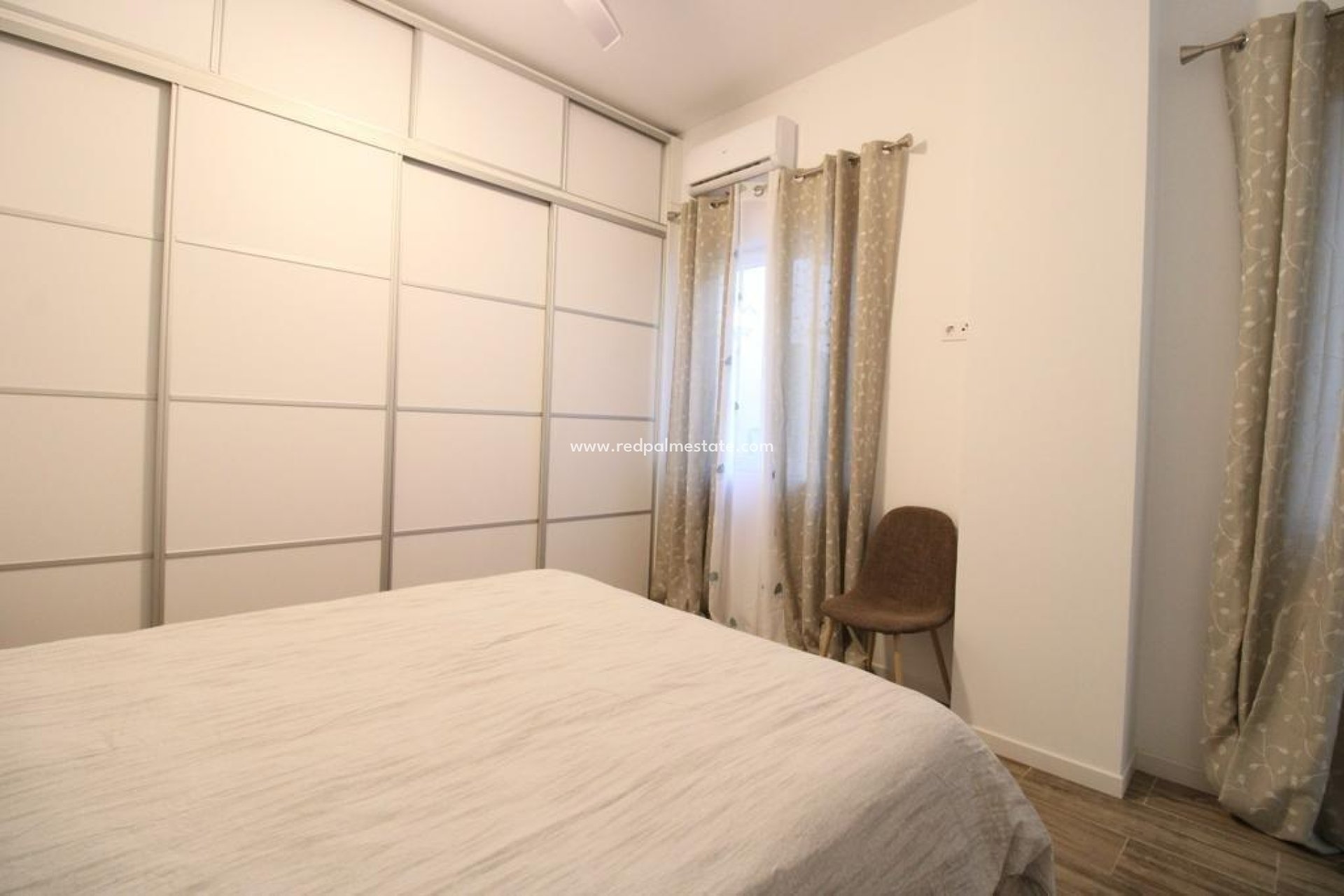 Herverkoop - Appartement -
Alicante - Carolinas Bajas