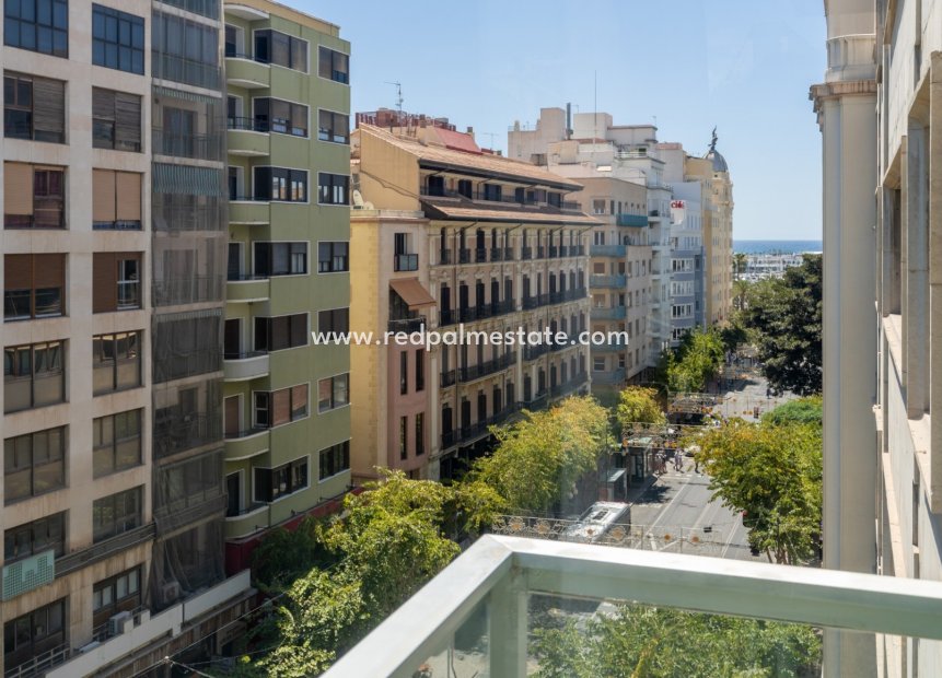 Herverkoop - Appartement -
Alicante - Center