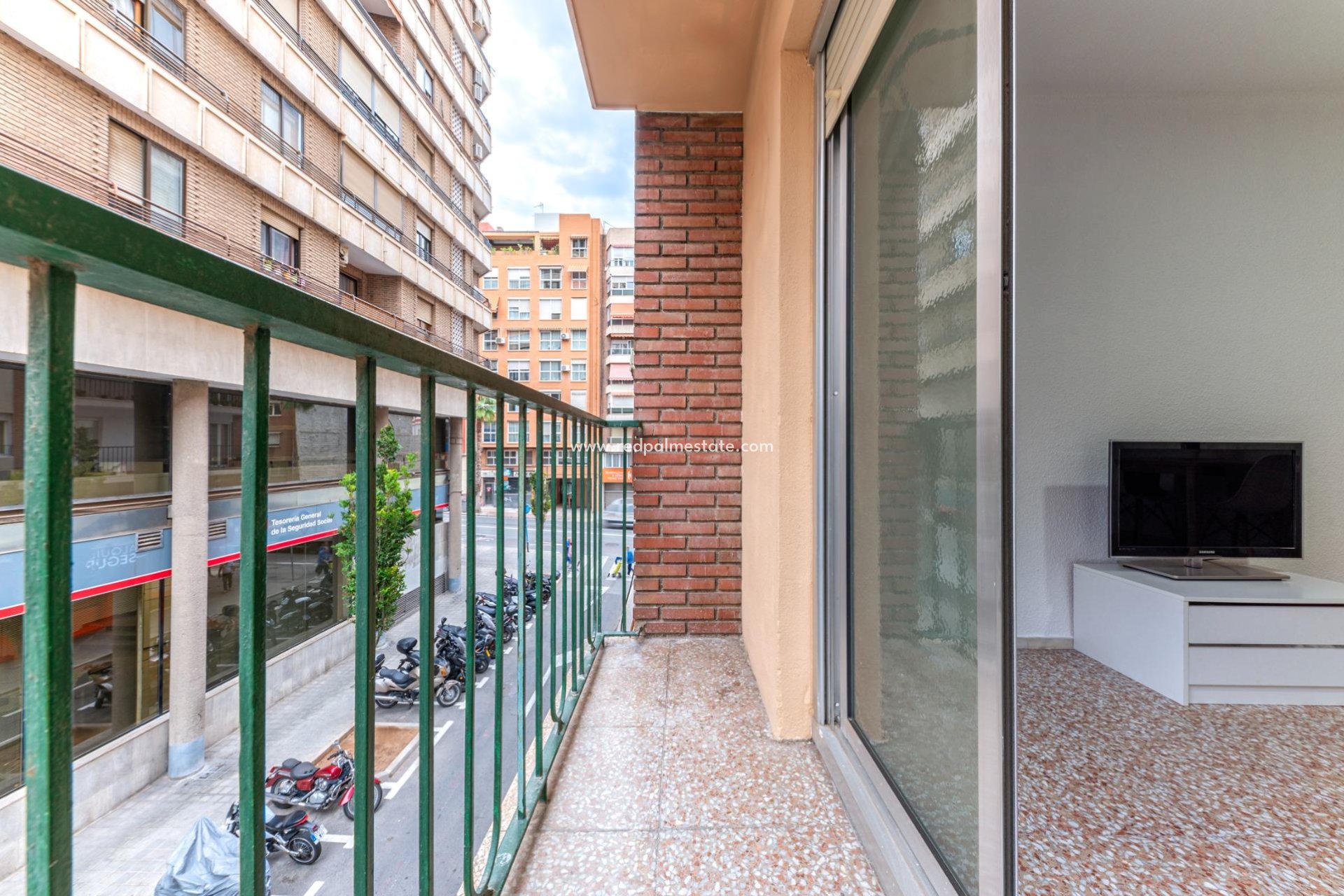 Herverkoop - Appartement -
Alicante - Ensanche - Diputación