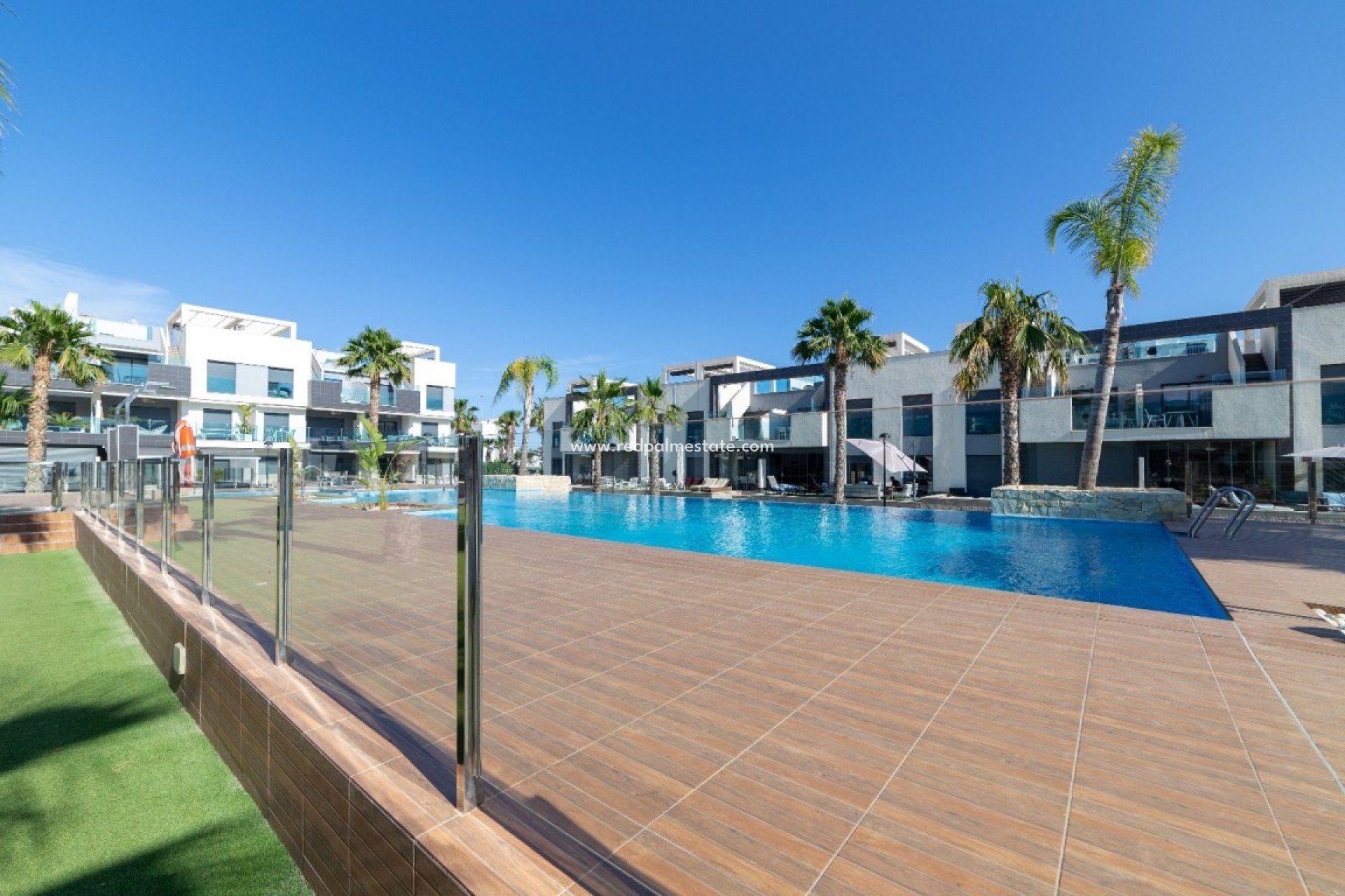 Herverkoop - Appartement -
El Raso - Costa Blanca