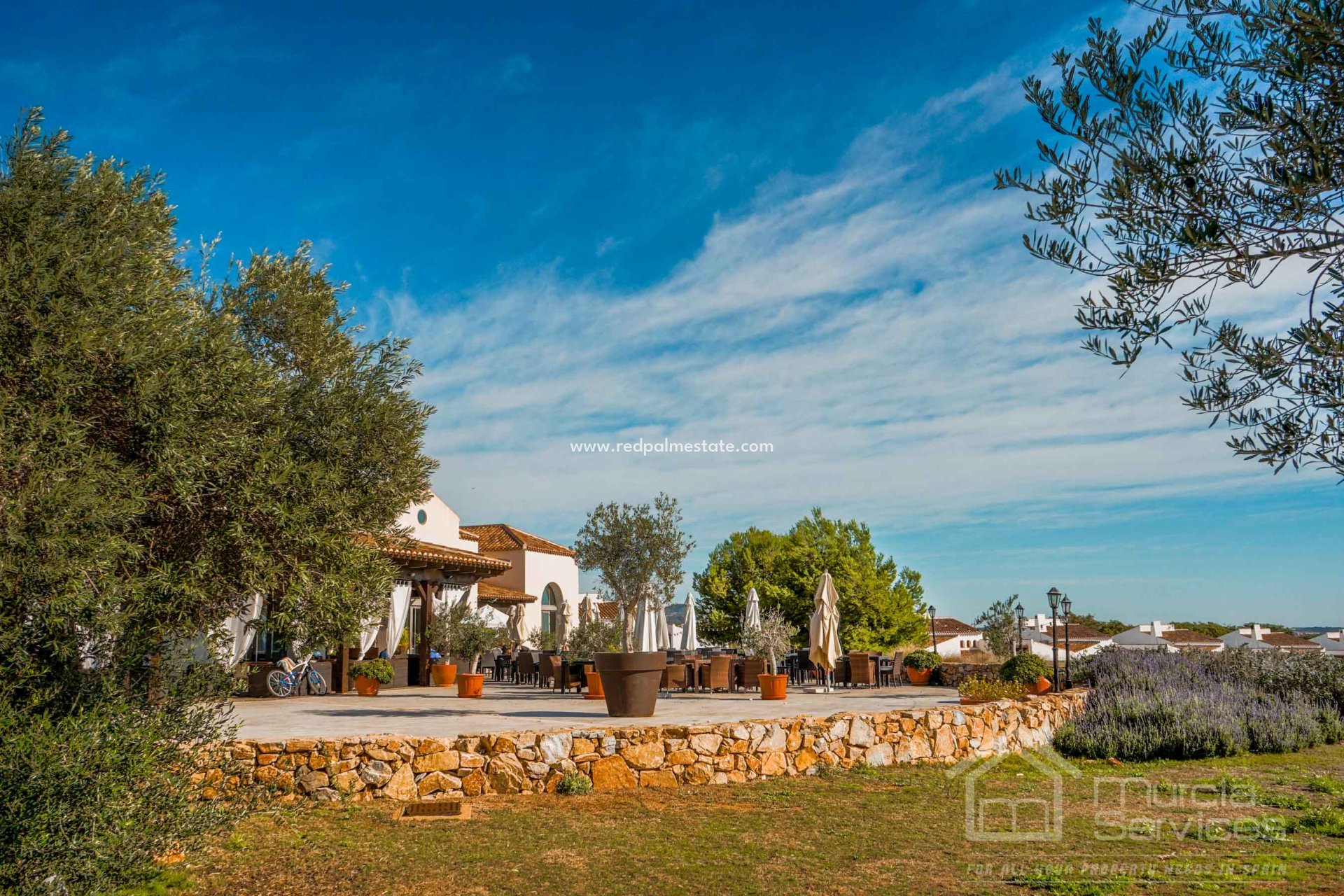 Herverkoop - Appartement -
El Valle Golf Resort - Inland