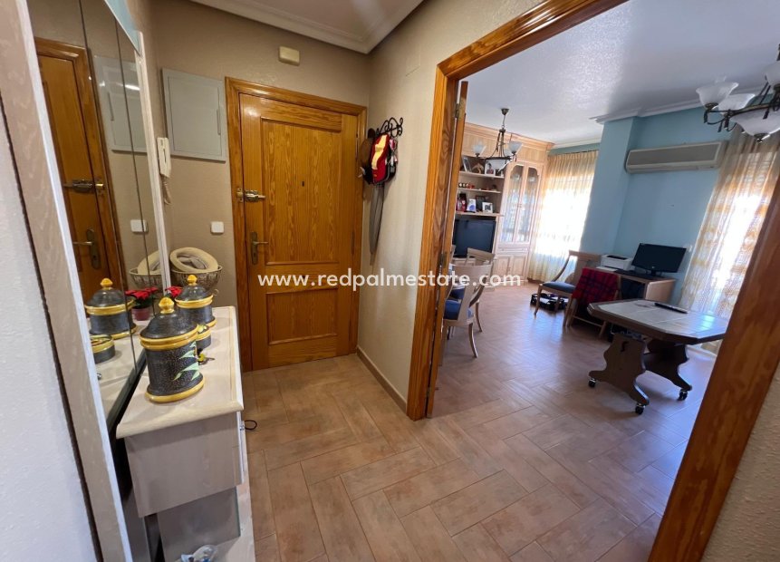 Herverkoop - Appartement -
Los Montesinos - Centro