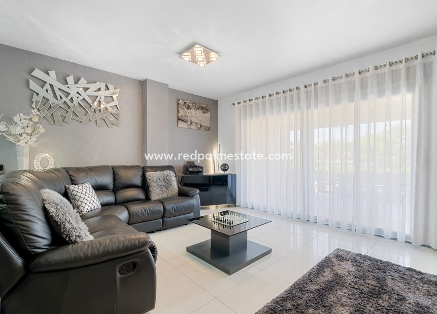 Herverkoop - Appartement -
Orihuela Costa - Inland