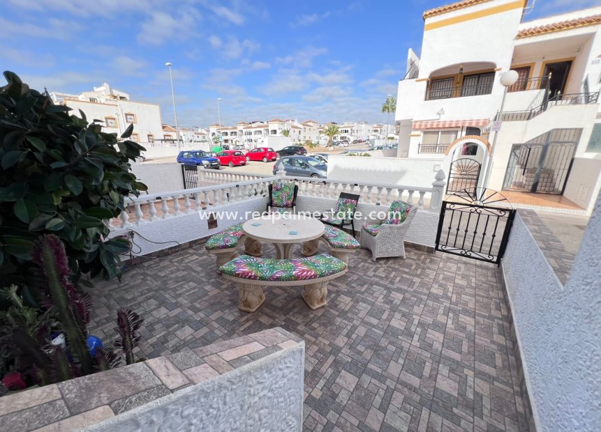 Herverkoop - Appartement -
Orihuela Costa - Inland