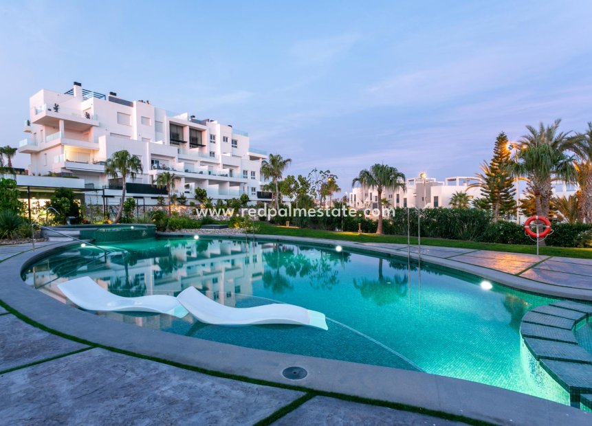 Herverkoop - Appartement -
Orihuela Costa - Punta Prima