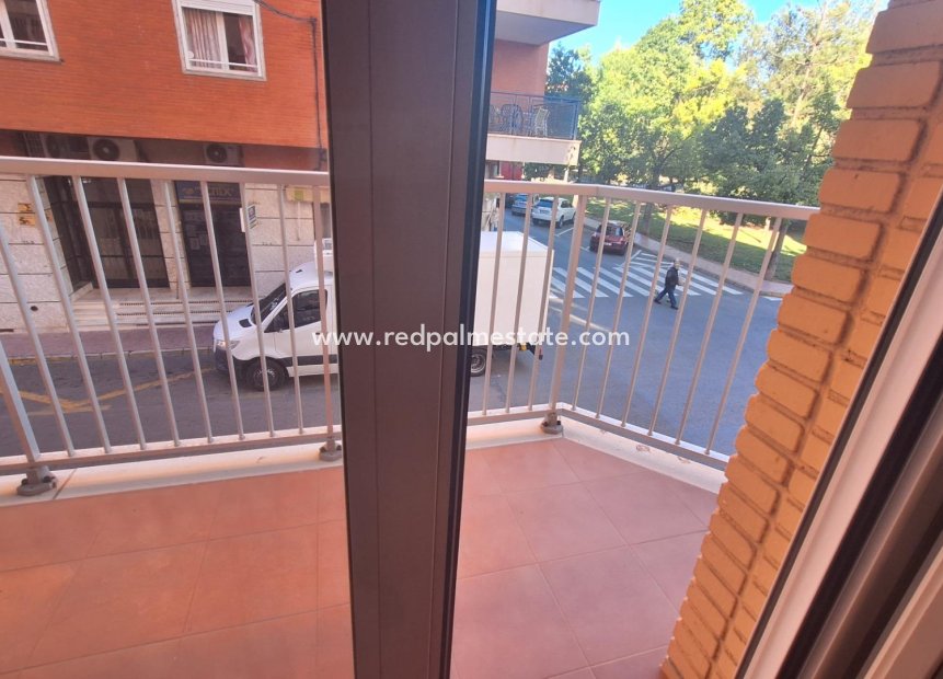 Herverkoop - Appartement -
Torrevieja - Acequión