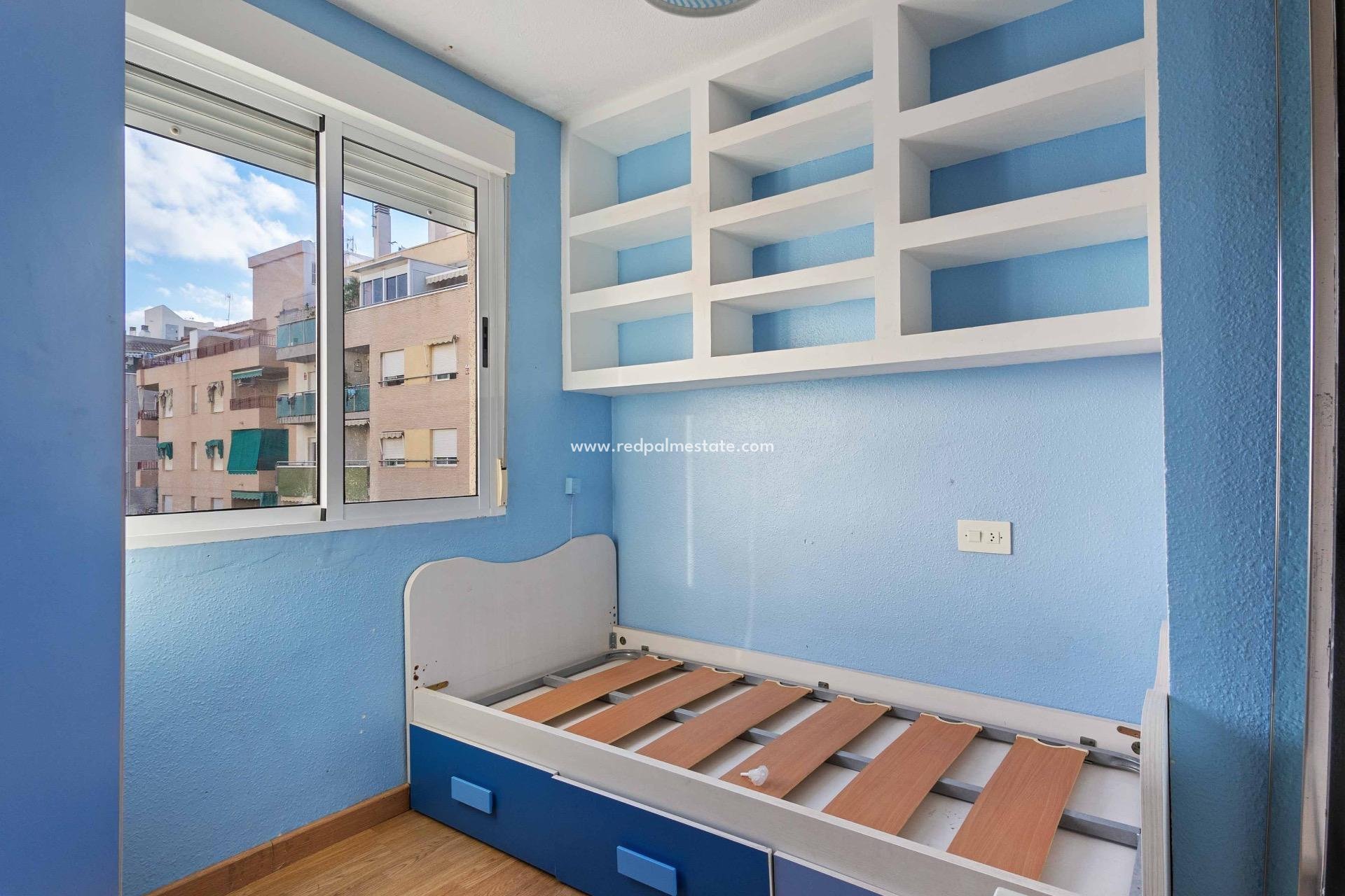 Herverkoop - Appartement -
Torrevieja - Acequión