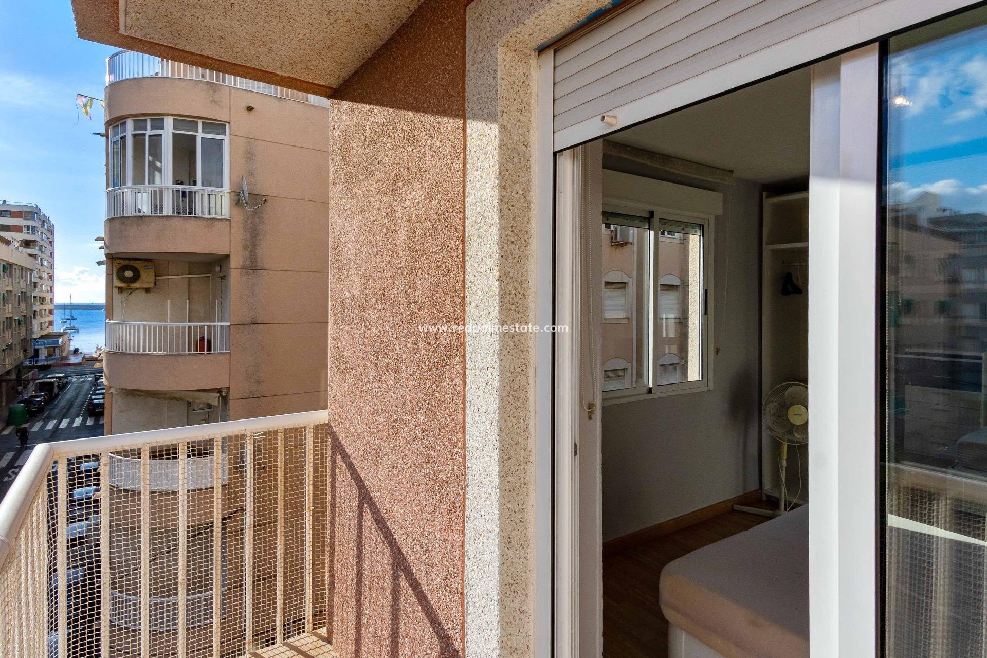 Herverkoop - Appartement -
Torrevieja - Acequión