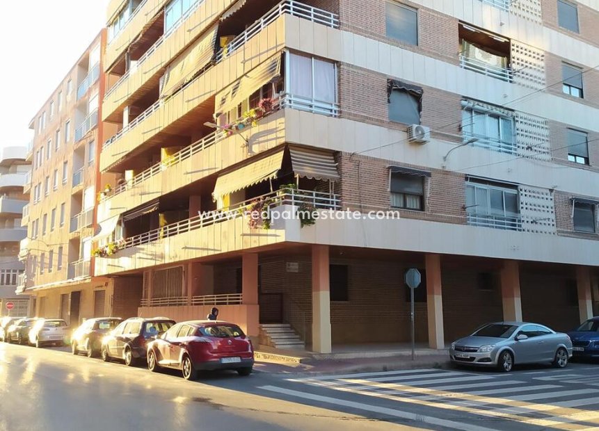 Herverkoop - Appartement -
Torrevieja - Acequión