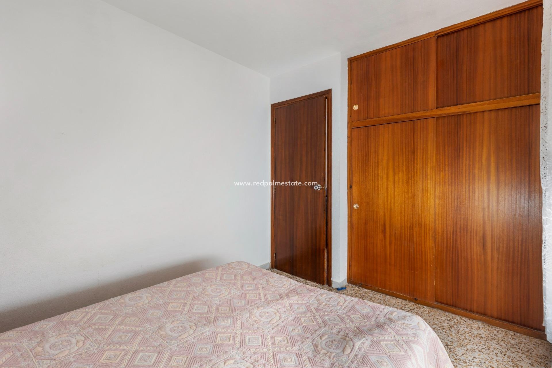 Herverkoop - Appartement -
Torrevieja - Acequión