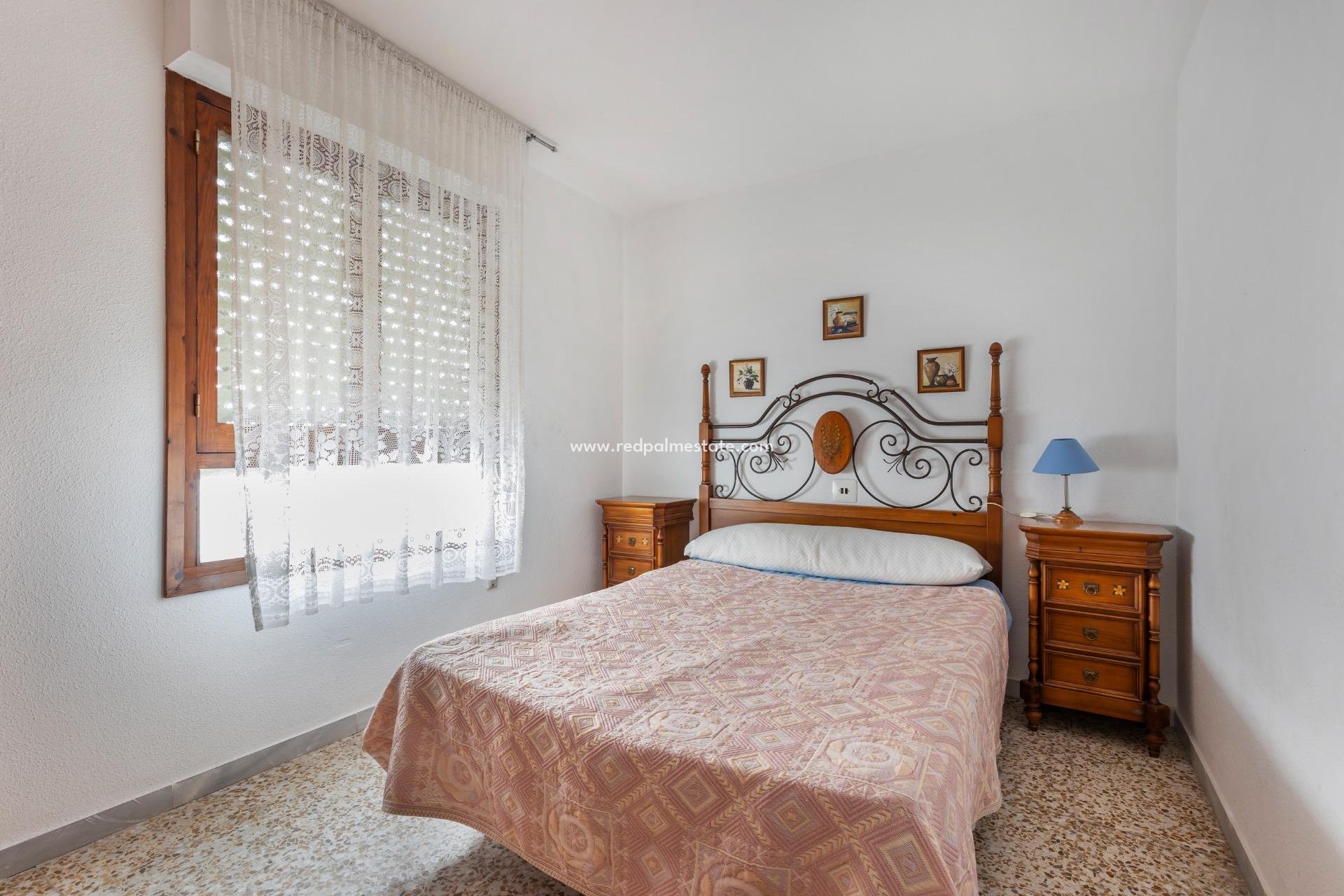 Herverkoop - Appartement -
Torrevieja - Acequión