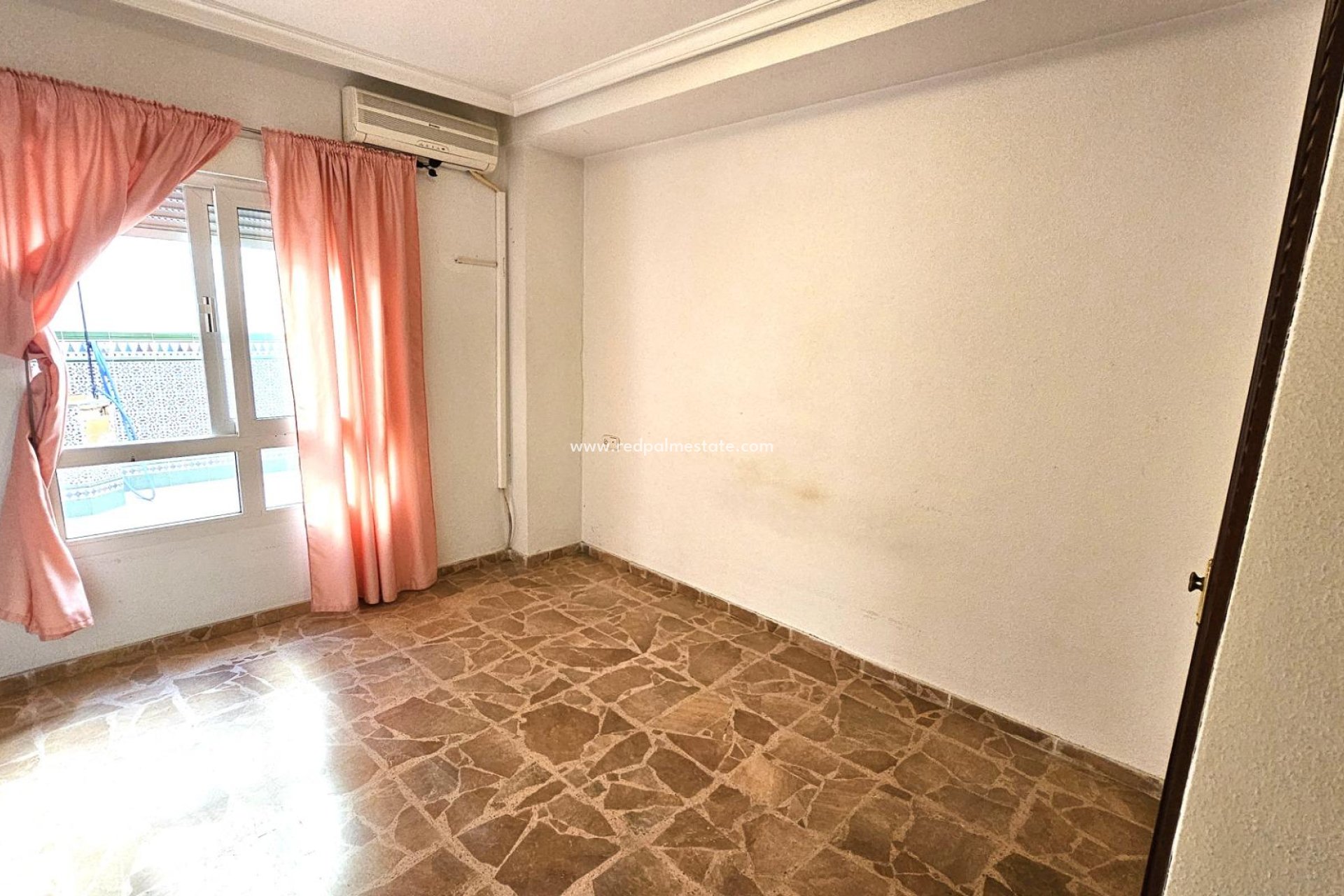 Herverkoop - Appartement -
Torrevieja - Center