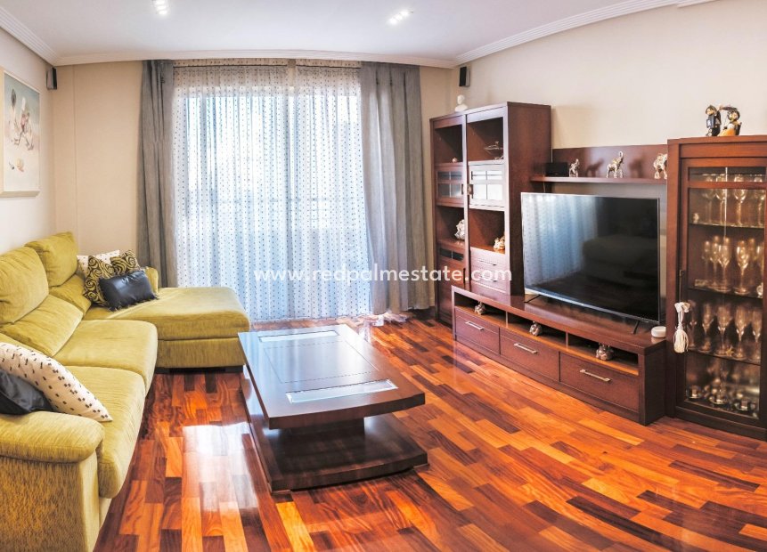 Herverkoop - Appartement -
Torrevieja - Center