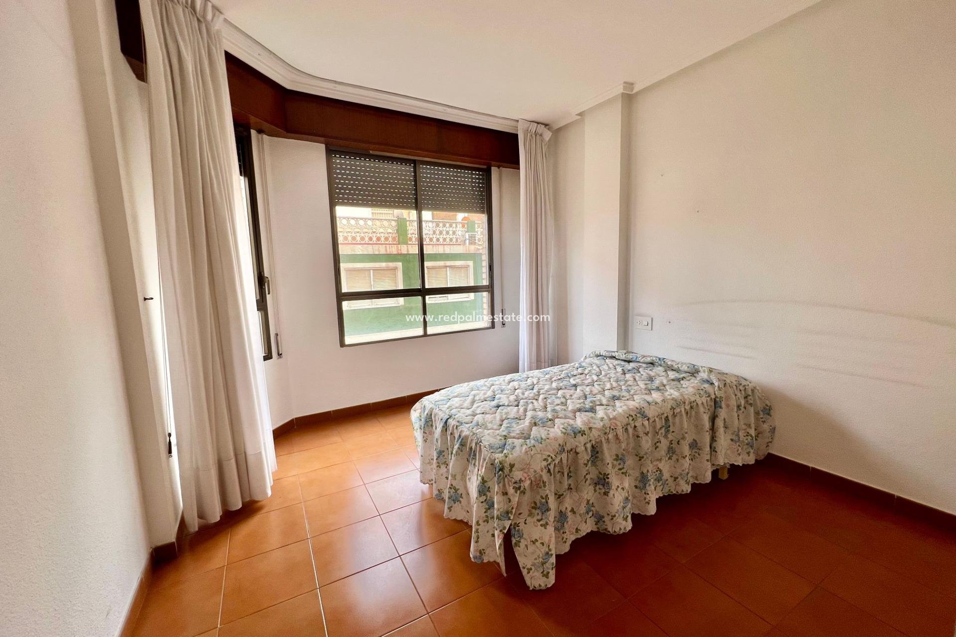 Herverkoop - Appartement -
Torrevieja - Center