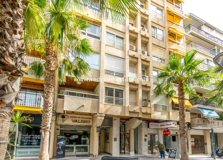 Herverkoop - Appartement -
Torrevieja - Center