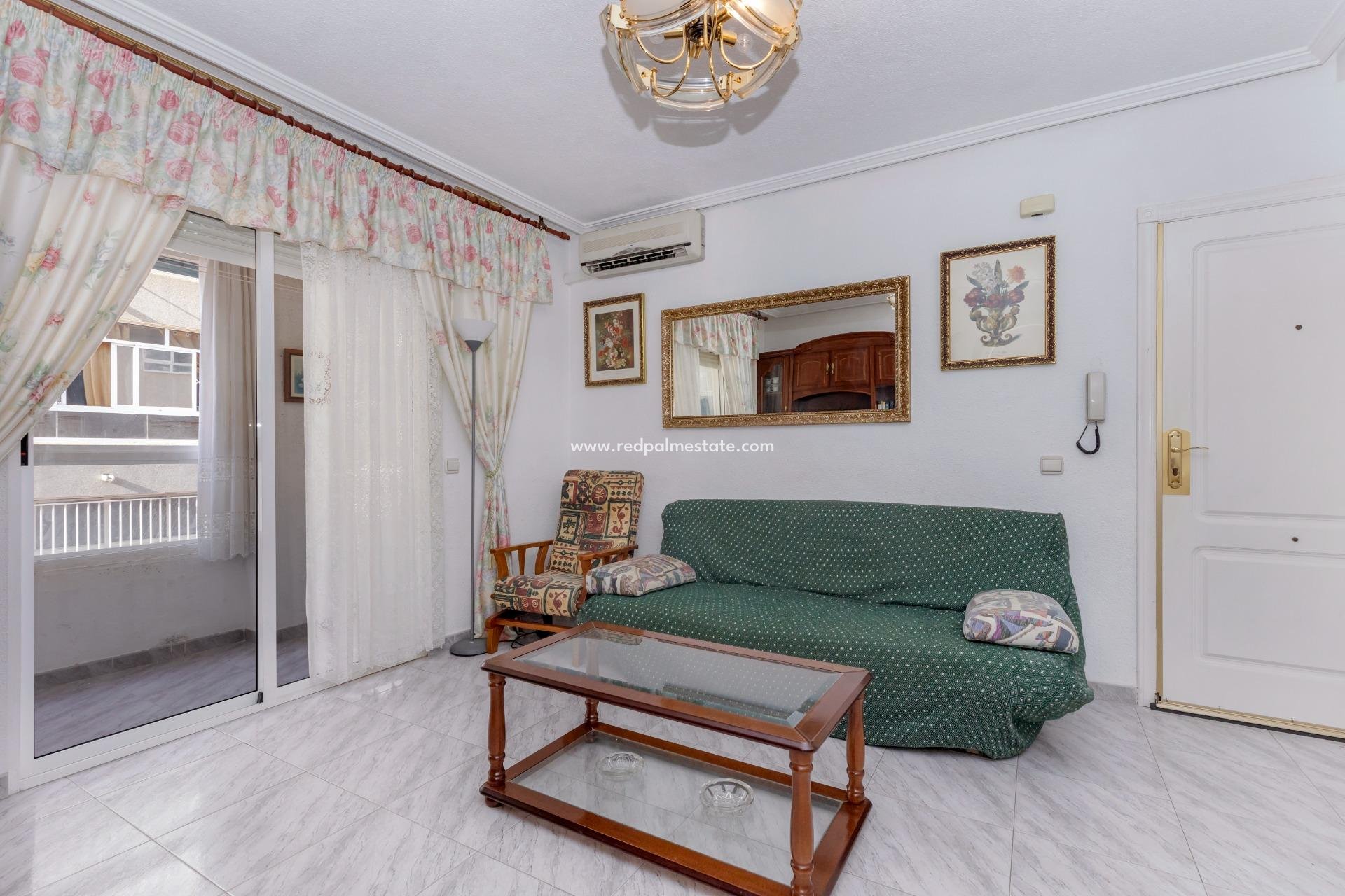 Herverkoop - Appartement -
Torrevieja - Center