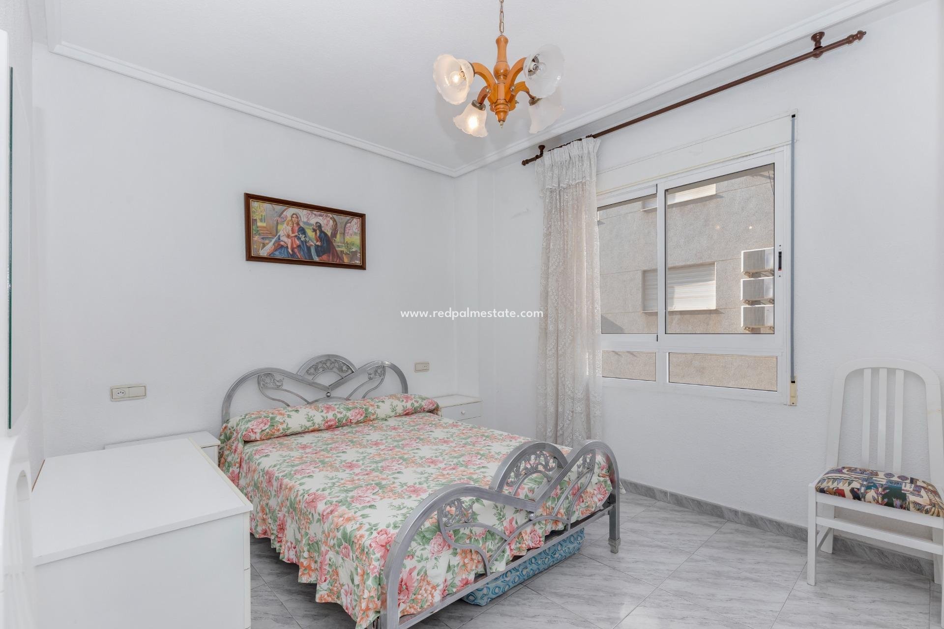 Herverkoop - Appartement -
Torrevieja - Center