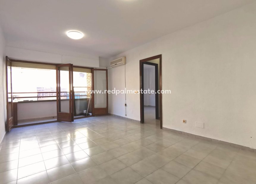 Herverkoop - Appartement -
Torrevieja - Center