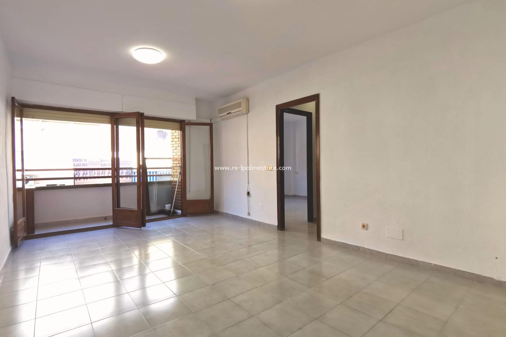 Herverkoop - Appartement -
Torrevieja - Center