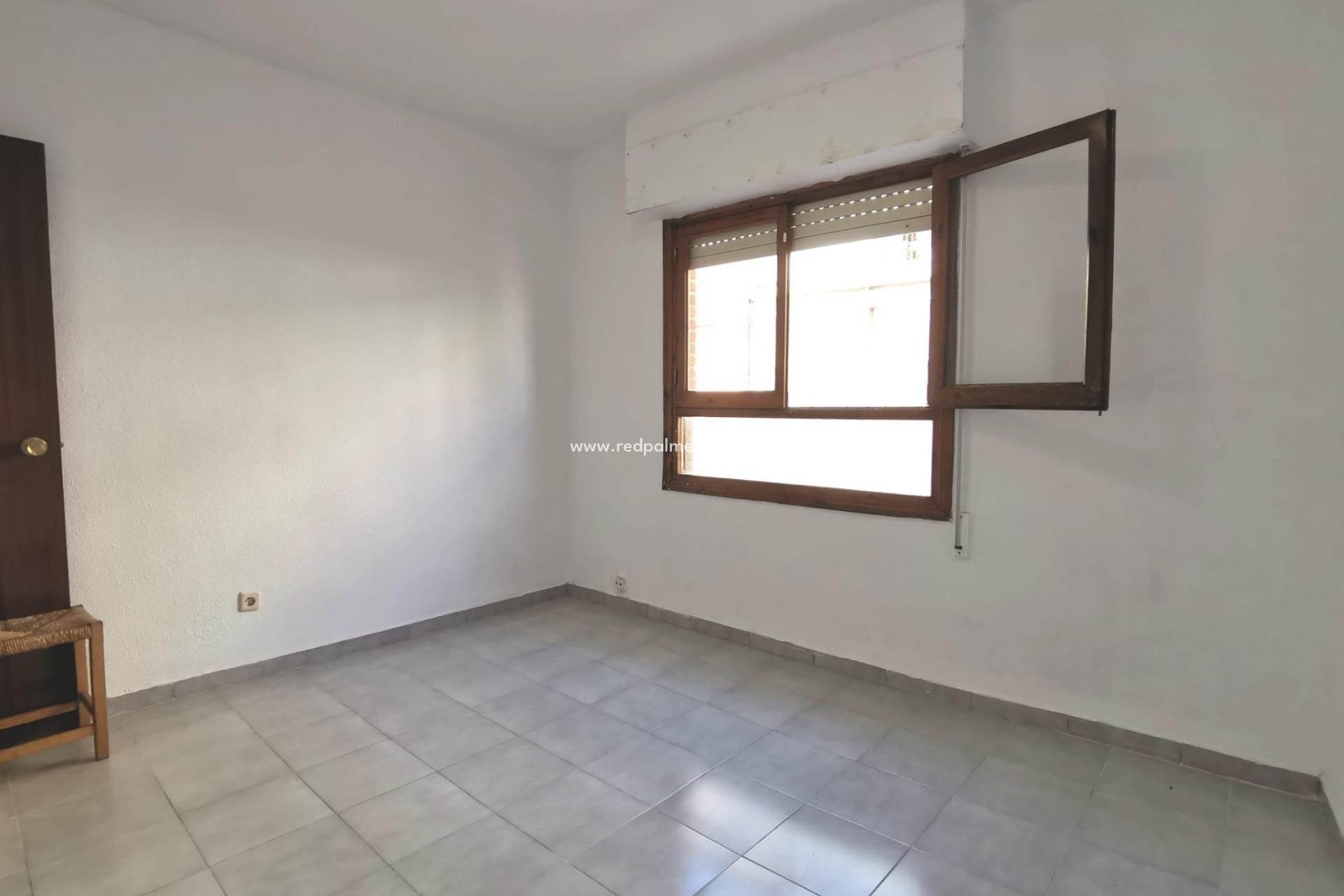 Herverkoop - Appartement -
Torrevieja - Center