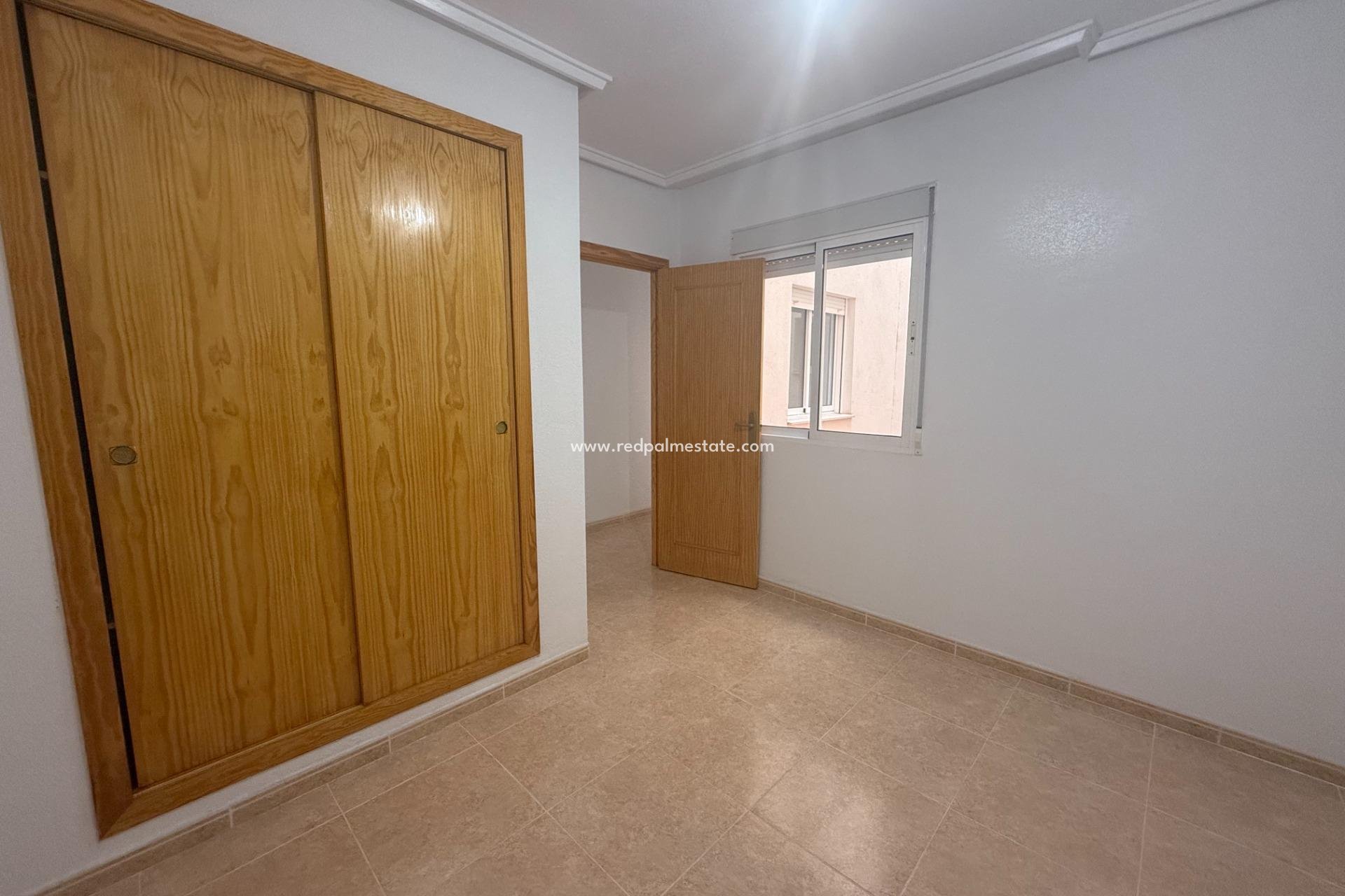 Herverkoop - Appartement -
Torrevieja - Center