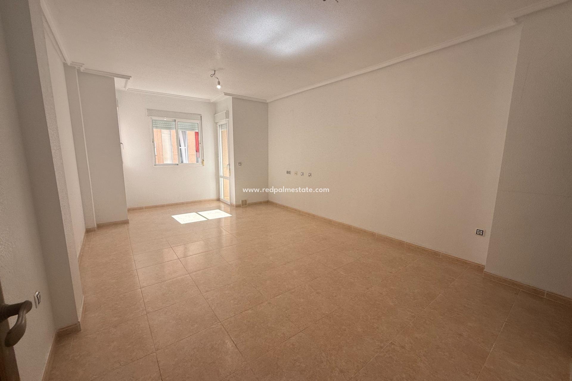 Herverkoop - Appartement -
Torrevieja - Center