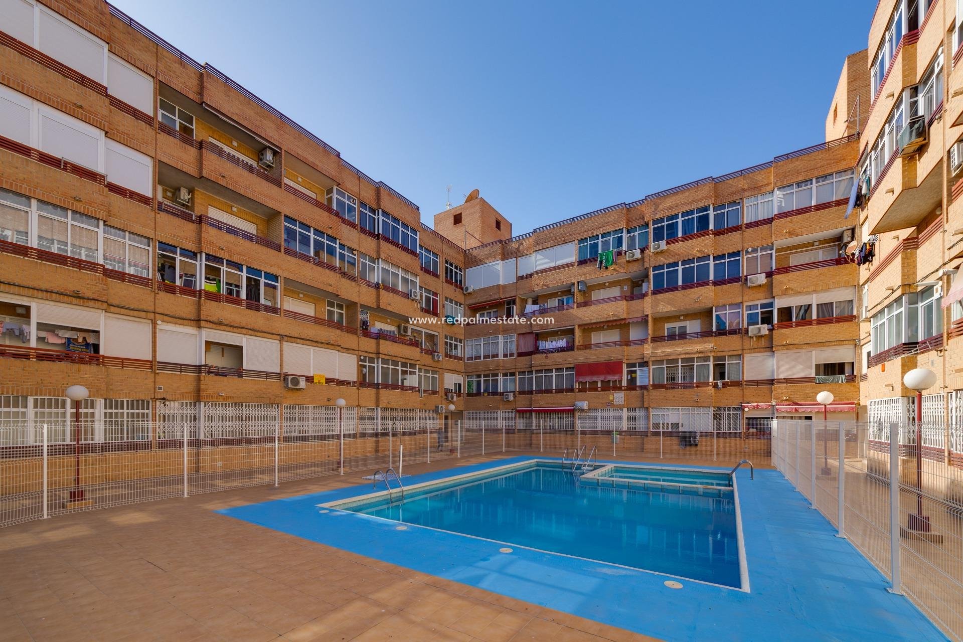 Herverkoop - Appartement -
Torrevieja - Center