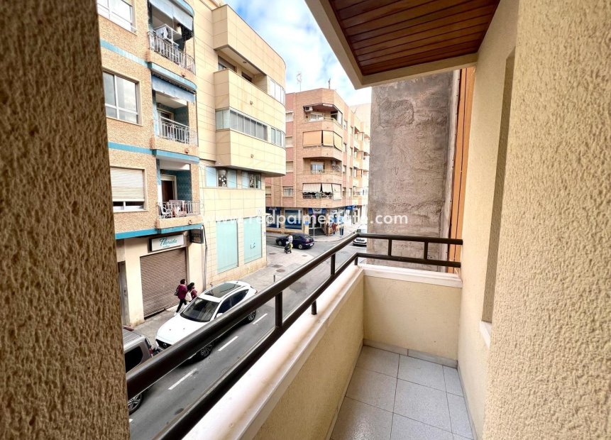 Herverkoop - Appartement -
Torrevieja - Center