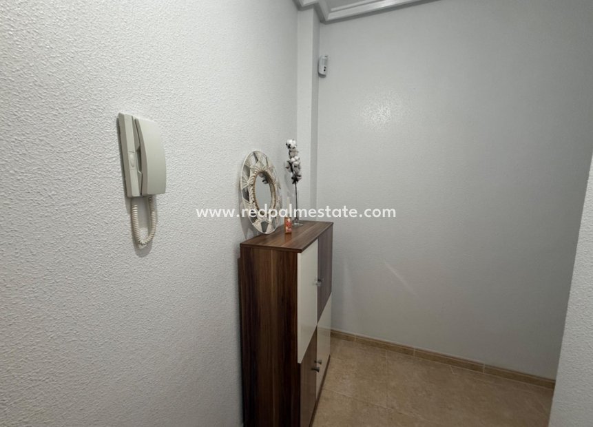 Herverkoop - Appartement -
Torrevieja - Center