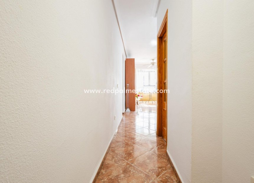 Herverkoop - Appartement -
Torrevieja - Center