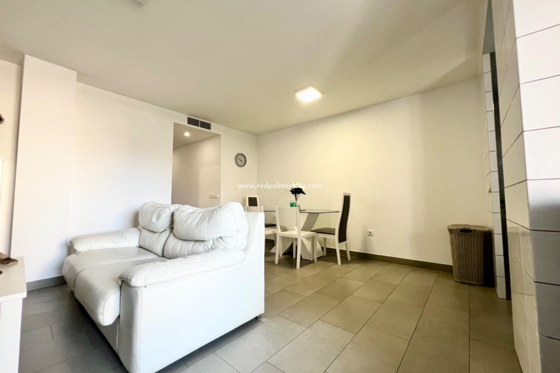 Herverkoop - Appartement -
Torrevieja - Centro