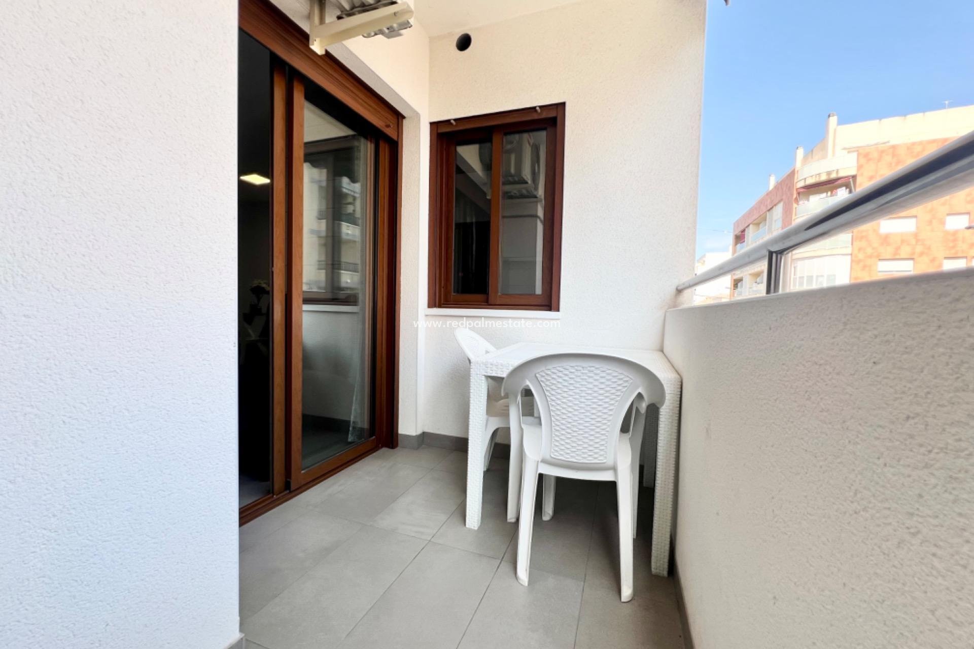 Herverkoop - Appartement -
Torrevieja - Centro