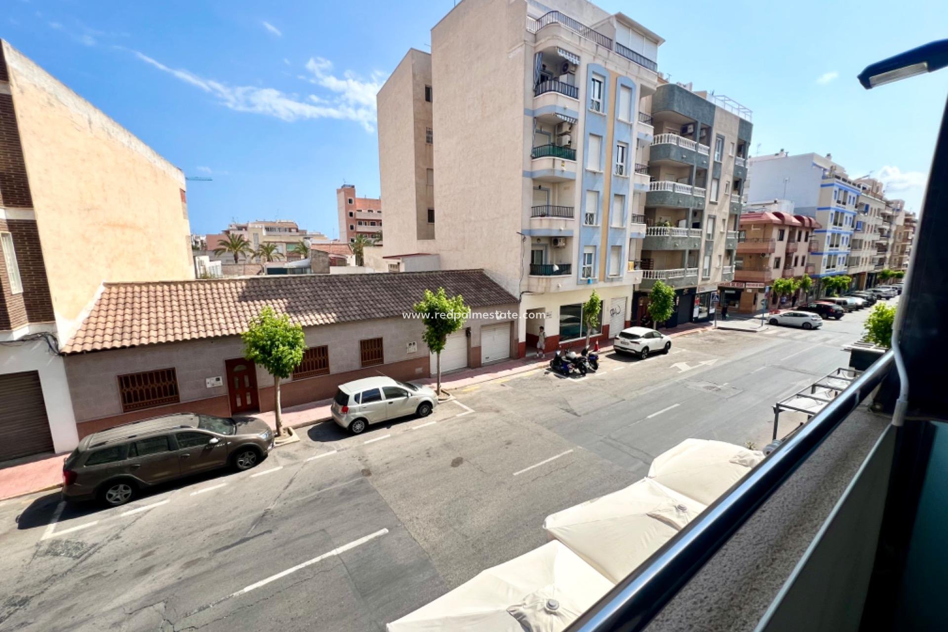 Herverkoop - Appartement -
Torrevieja - Centro