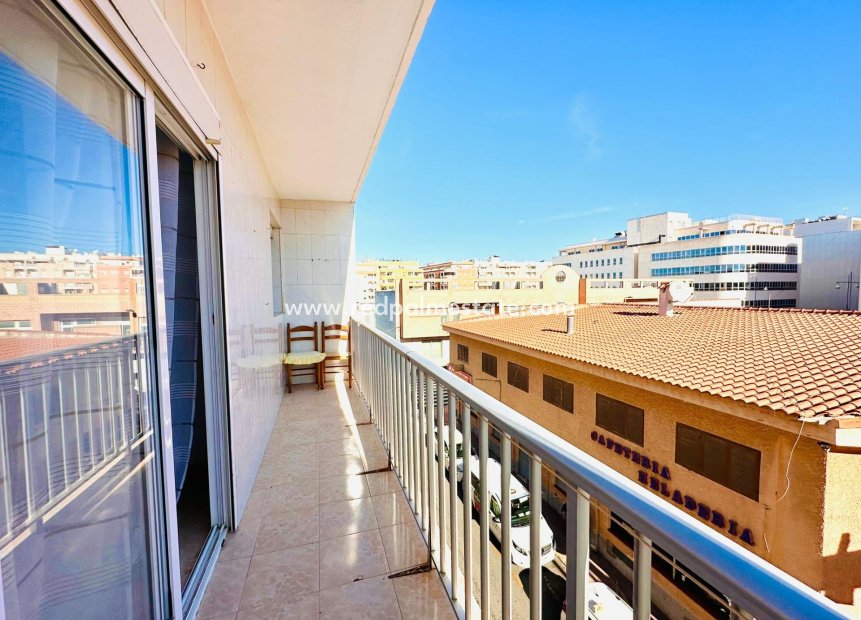 Herverkoop - Appartement -
Torrevieja - Centro