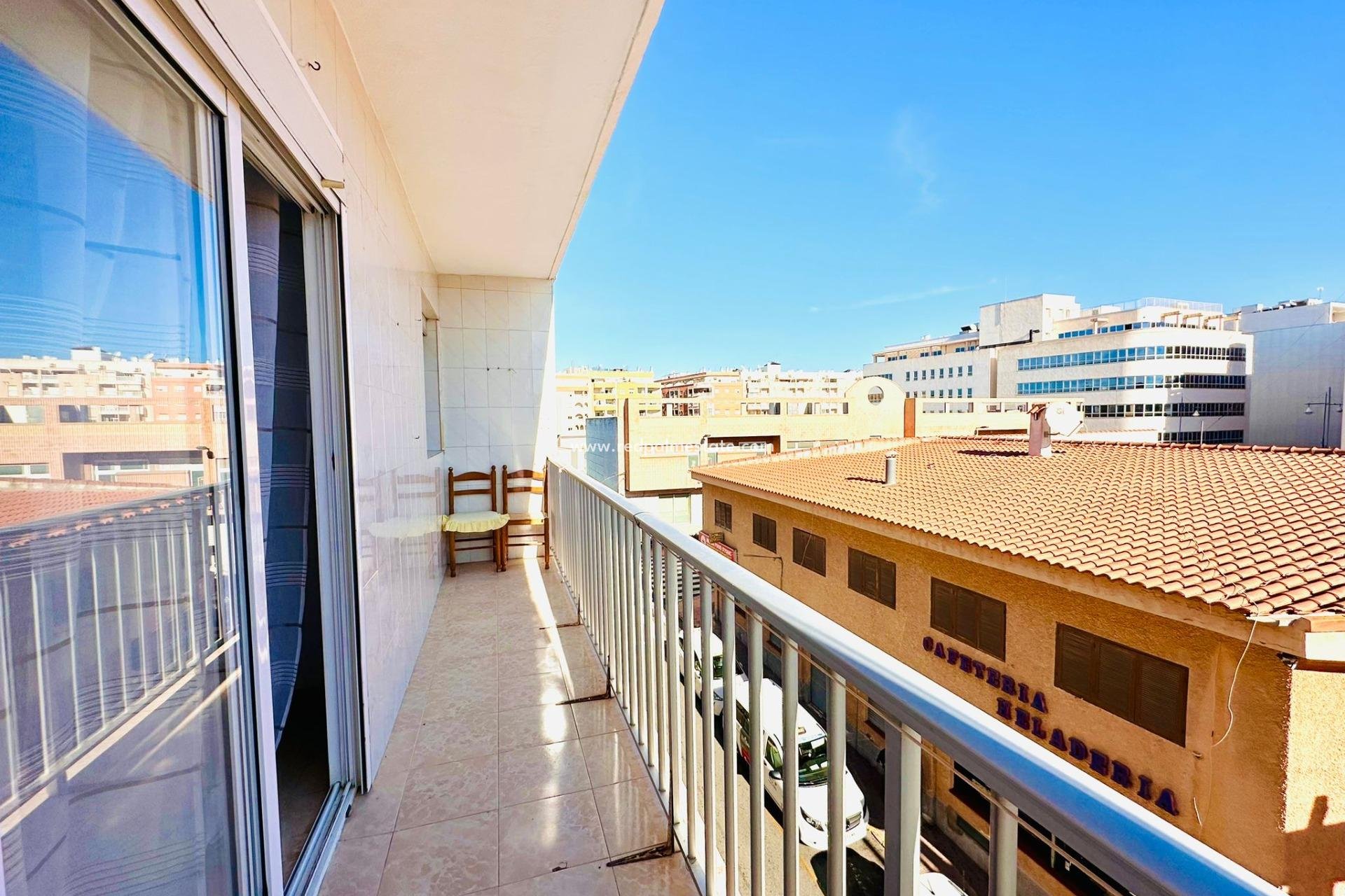 Herverkoop - Appartement -
Torrevieja - Centro