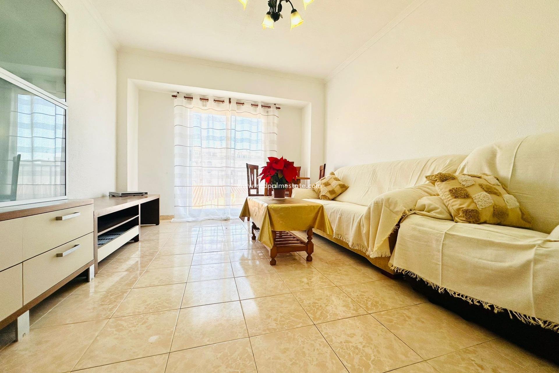 Herverkoop - Appartement -
Torrevieja - Centro