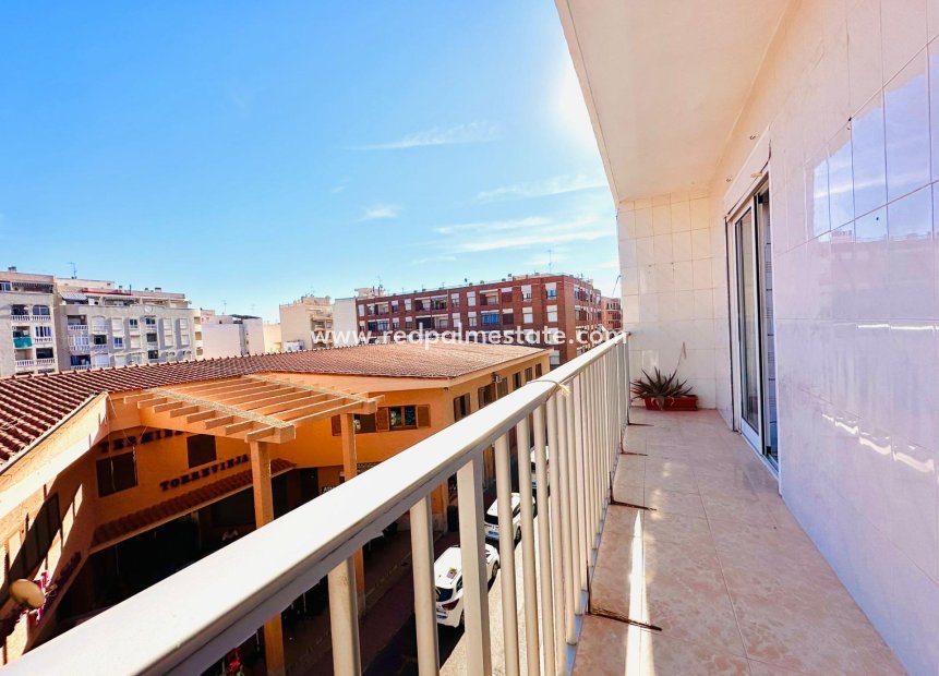 Herverkoop - Appartement -
Torrevieja - Centro