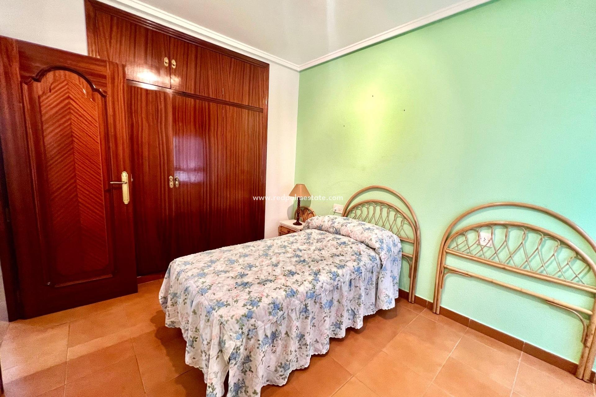 Herverkoop - Appartement -
Torrevieja - Centro