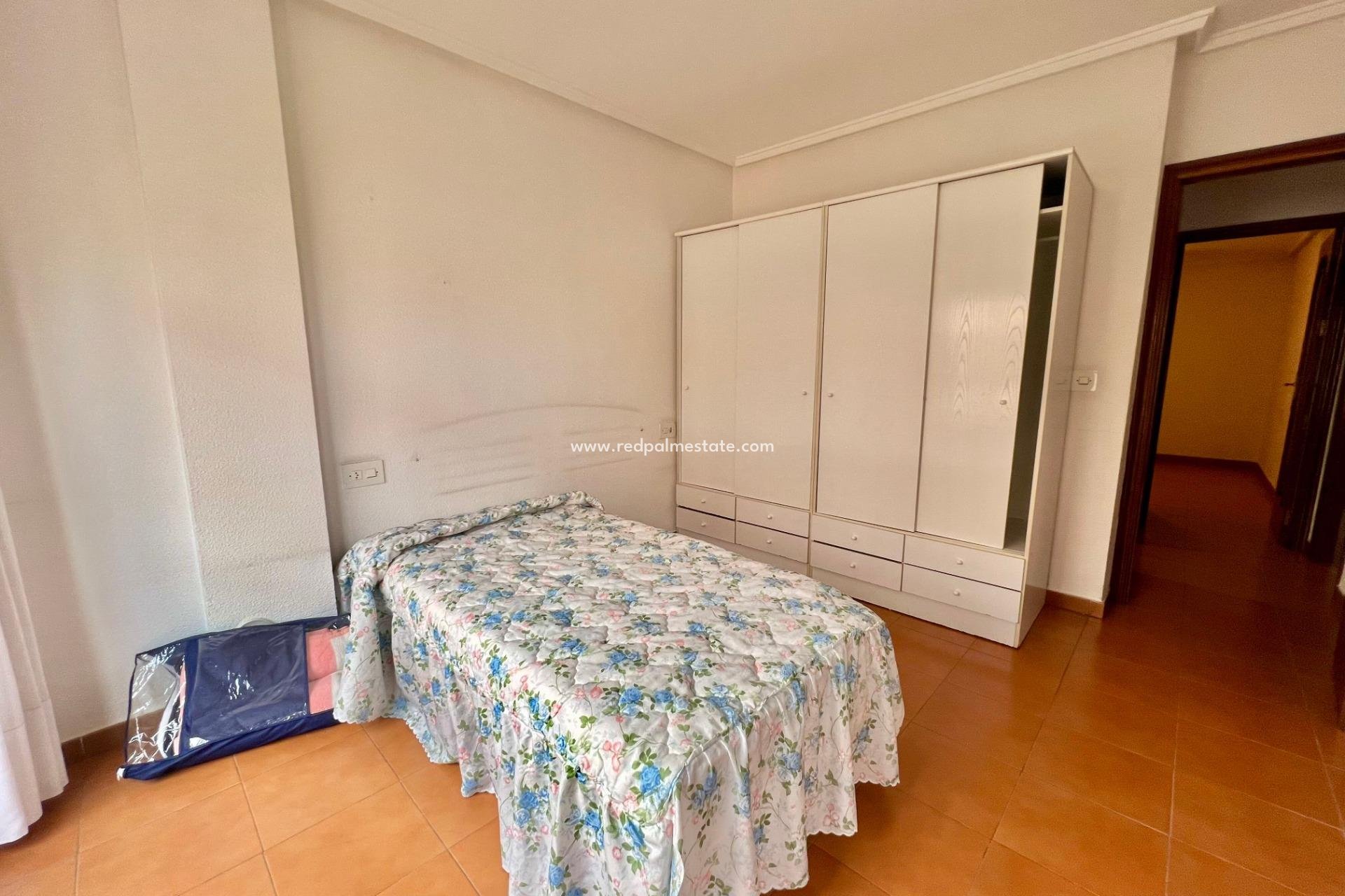 Herverkoop - Appartement -
Torrevieja - Centro