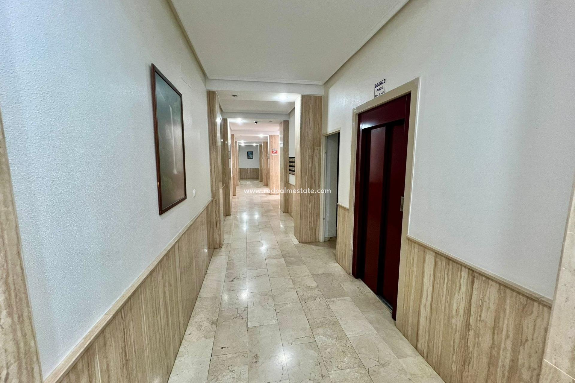 Herverkoop - Appartement -
Torrevieja - El Acequión - Los Náufragos