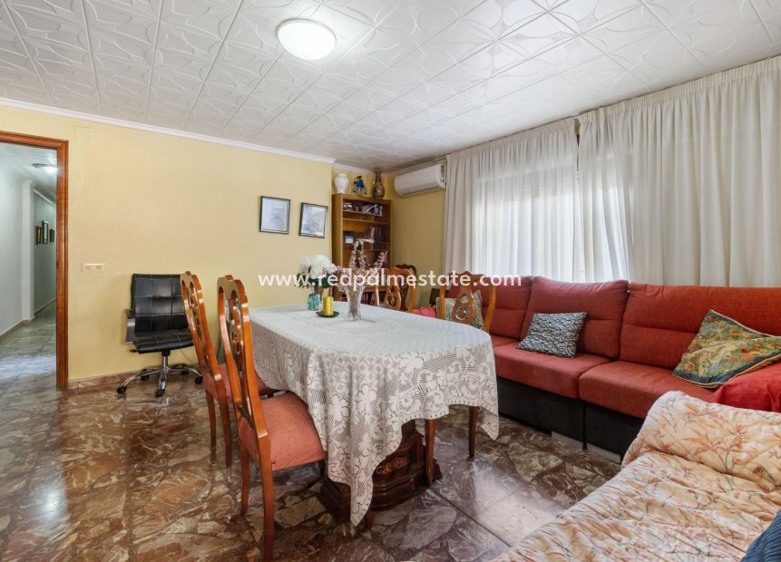 Herverkoop - Appartement -
Torrevieja - El Acequión - Los Náufragos