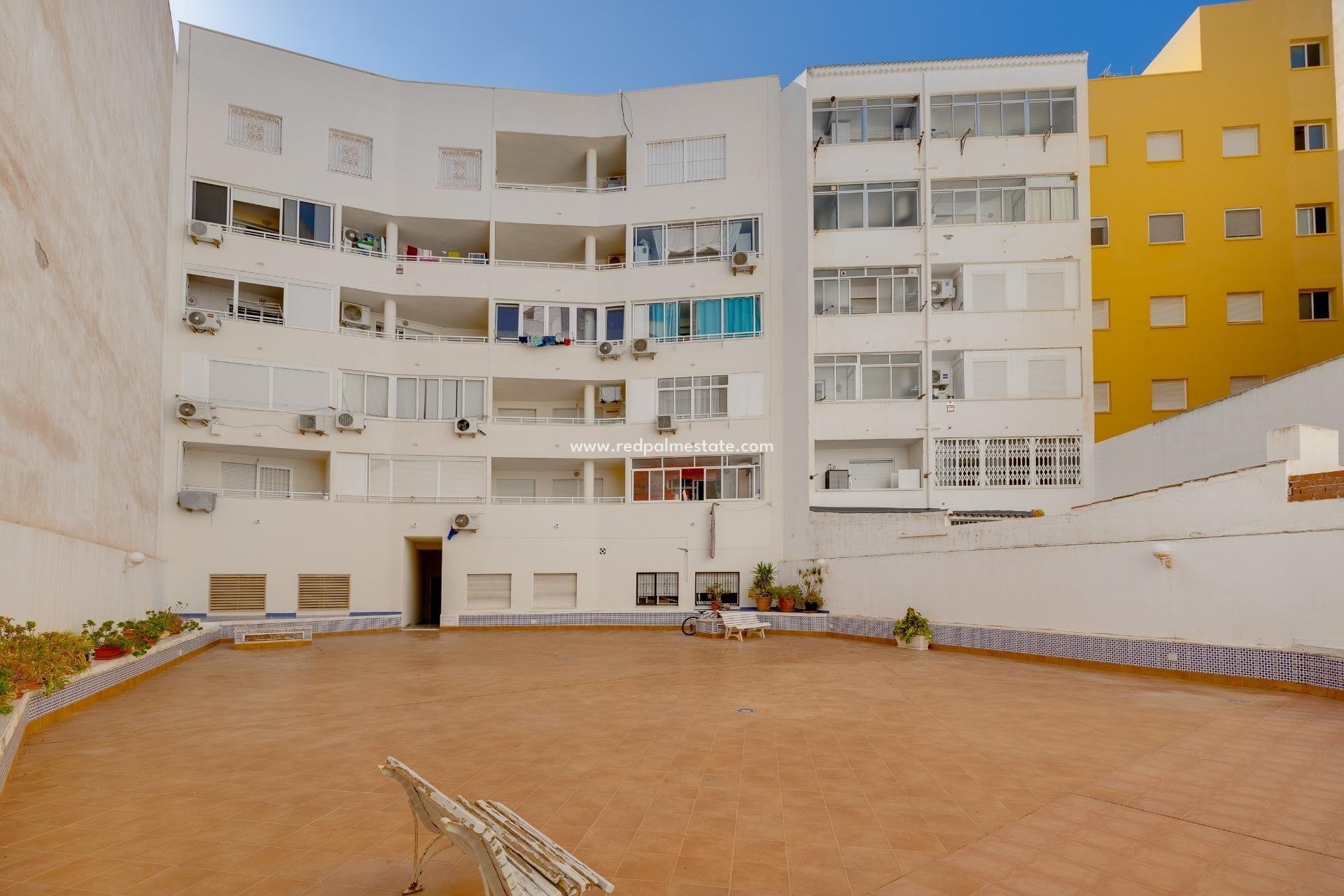 Herverkoop - Appartement -
Torrevieja - Estacion de autobuses