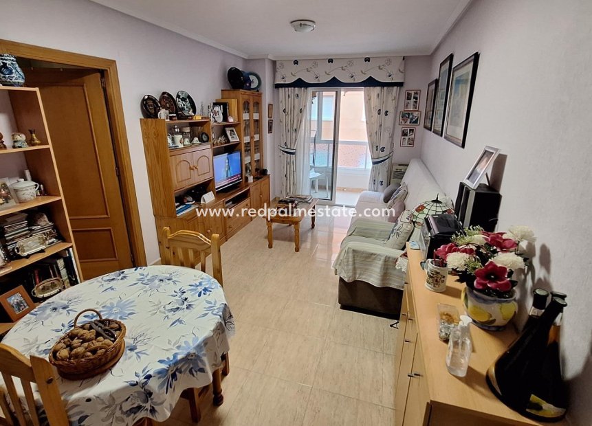 Herverkoop - Appartement -
Torrevieja - Estacion de autobuses